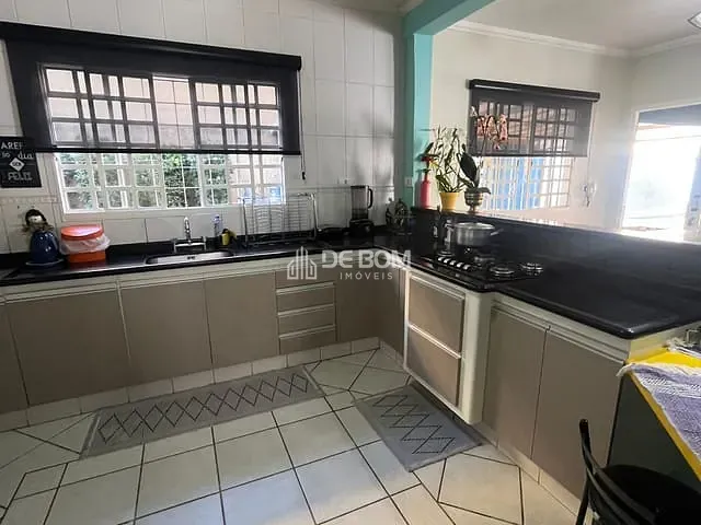 Casa 3 quartos e 2 banheiros, à venda, no bairro Parque Vivaldi Leite Ribeiro em Poços de Caldas
