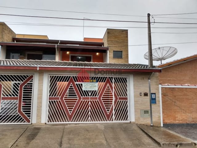 Sobrado com 138m² 3 quartos e 3 banheiros, à venda ou para alugar, no bairro Alto do Cardoso em Pindamonhangaba