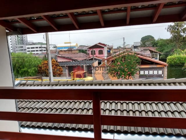 Sobrado com 138m² 3 quartos e 3 banheiros, à venda ou para alugar, no bairro Alto do Cardoso em Pindamonhangaba