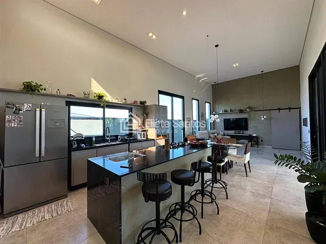 Casa com 450m² 3 quartos e 4 banheiros, à venda, no bairro Jardim Phillipson Park em Americana