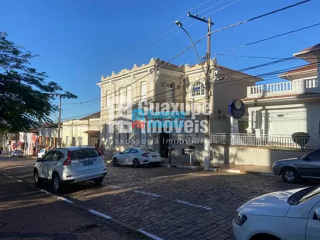Casa com 180m², à venda, no bairro Residencial Fazenda Planalto em Guaxupé