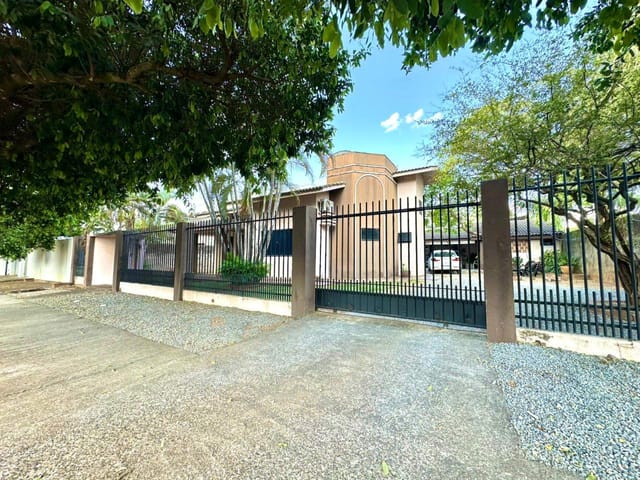 Casa 3 quartos e 1 banheiro, à venda, no bairro Centro em Nova Mutum