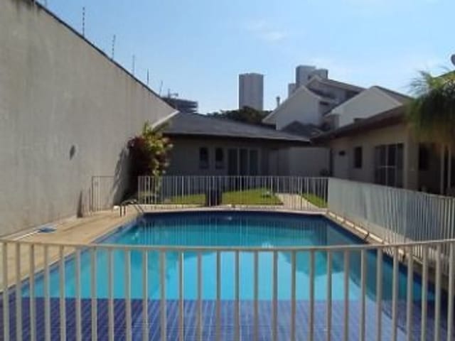 Casa com 1200m² 4 quartos e 7 banheiros, à venda, no bairro Jardim São Jorge em Londrina