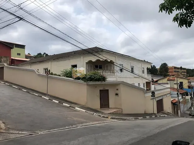 Casa com 795m² 5 quartos e 2 banheiros, à venda, no bairro Altos de Jordanésia (Jordanésia) em Cajamar