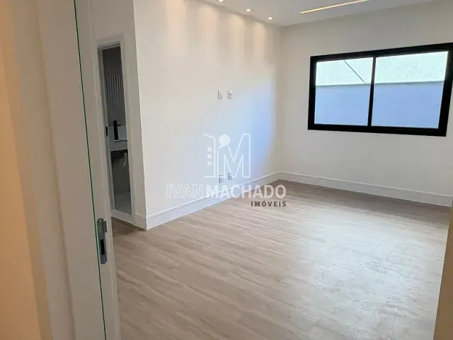 Casa 4 quartos e 4 banheiros, à venda, no bairro Jacuhy em Serra
