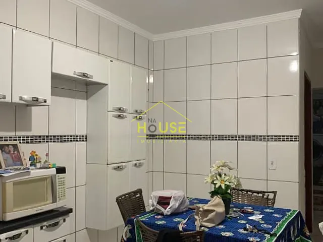 Casa com 225m², à venda, no bairro Parque Guarani em Votuporanga
