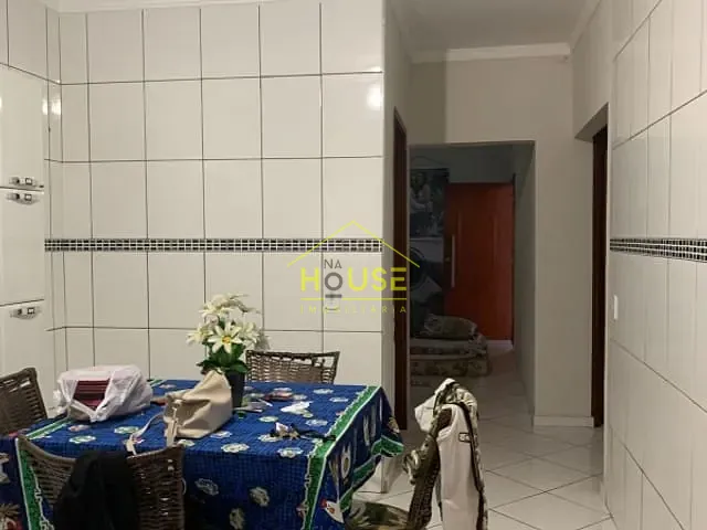 Casa com 225m², à venda, no bairro Parque Guarani em Votuporanga