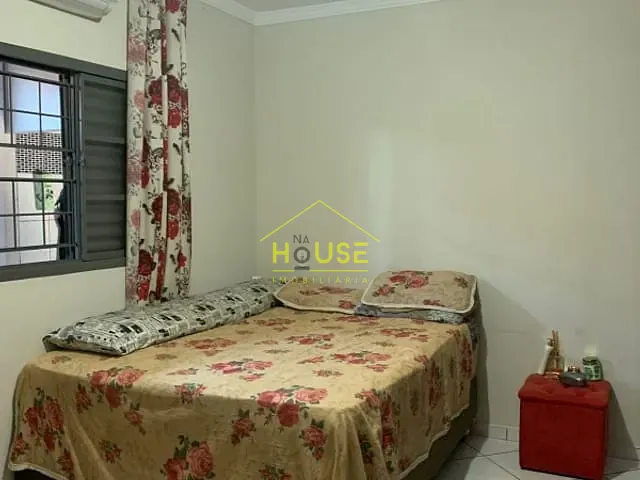 Casa com 225m², à venda, no bairro Parque Guarani em Votuporanga