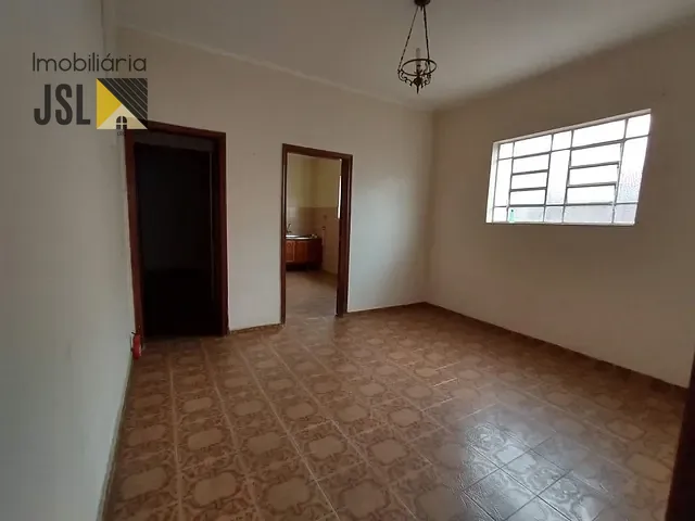 Casa com 360m² 4 quartos e 1 banheiro, à venda, no bairro Centro em Caçapava