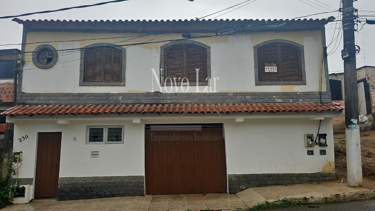 Casa à venda com 6 quartos, 10m² - Foto 1