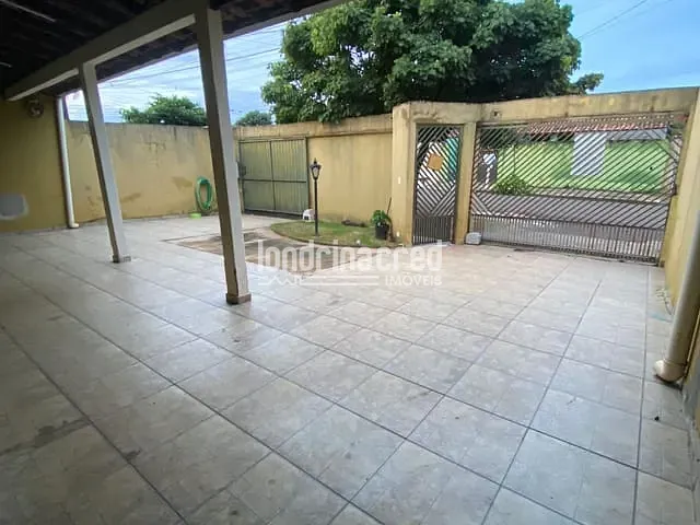 Casa com 250m² 3 quartos e 2 banheiros, à venda, no bairro Jardim São Vicente Palloti em Londrina