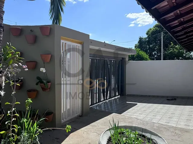 Casa com 250m² 3 quartos e 2 banheiros, à venda, no bairro Parque Residencial Groot em Holambra