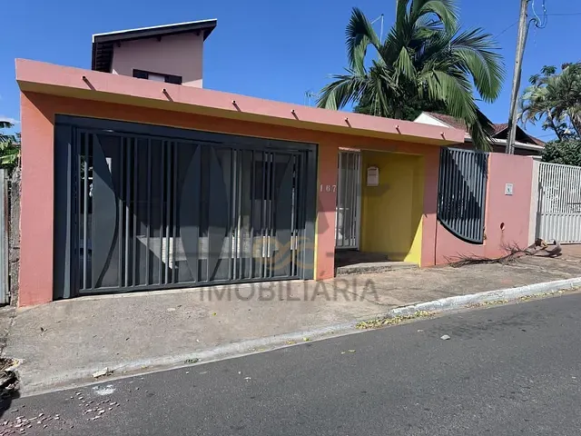 Casa com 250m² 3 quartos e 2 banheiros, à venda, no bairro Parque Residencial Groot em Holambra