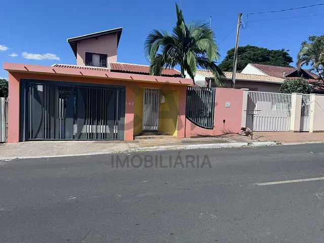 Casa com 250m² 3 quartos e 2 banheiros, à venda, no bairro Parque Residencial Groot em Holambra
