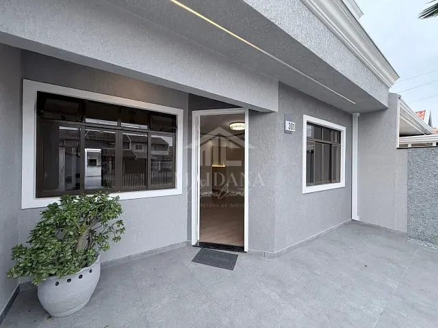 Casa com 181m² 3 quartos e 2 banheiros, à venda, no bairro Costeira em São José dos Pinhais
