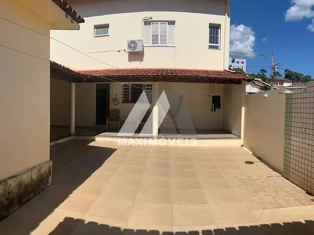 Casa com 300m² 5 quartos e 5 banheiros, à venda, no bairro Jardim dos Anjos em Bom Despacho