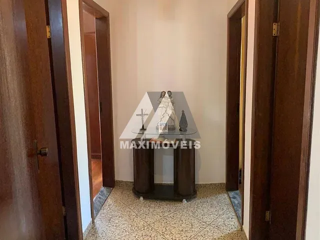 Casa com 300m² 5 quartos e 5 banheiros, à venda, no bairro Jardim dos Anjos em Bom Despacho