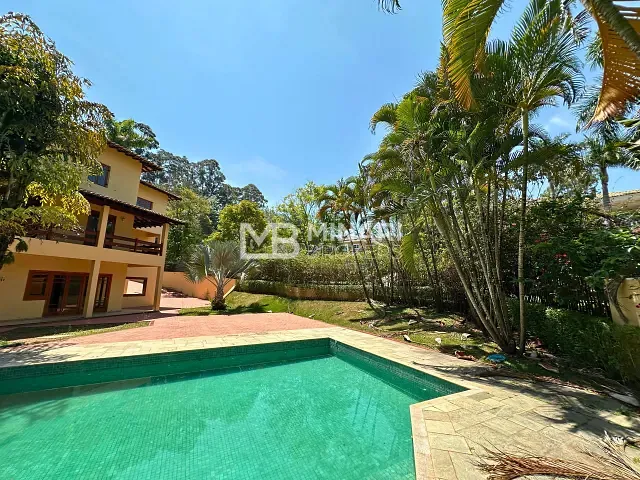Casa com 1200m² 4 quartos e 6 banheiros, à venda, no bairro Tamboré em Santana de Parnaíba