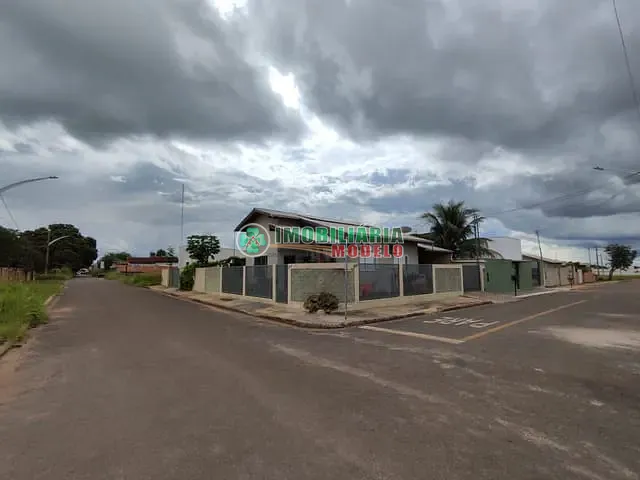 Casa com 330m² 3 quartos e 2 banheiros, à venda, no bairro Tropical I em Canarana