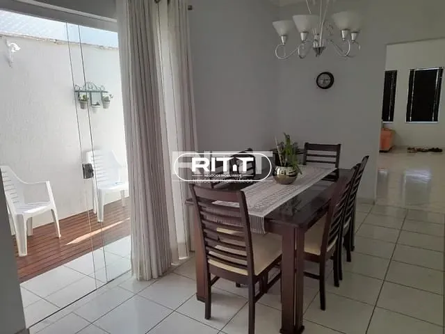Casa com 300m² 3 quartos e 1 banheiro, à venda, no bairro Cascata em Paulínia