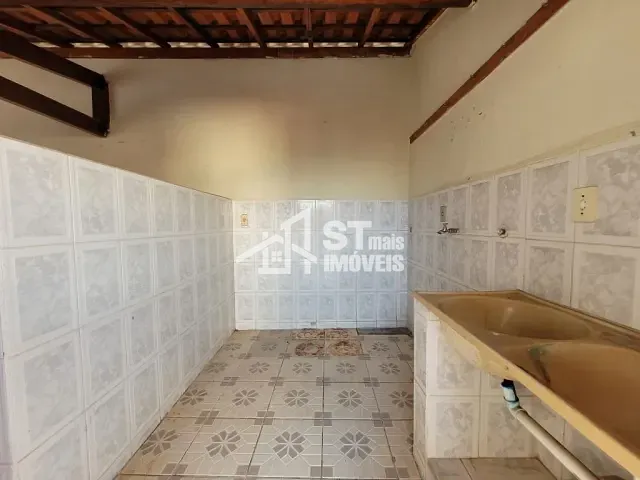 Casa com 283m² 4 quartos e 3 banheiros, para alugar, no bairro Centro em Andradas