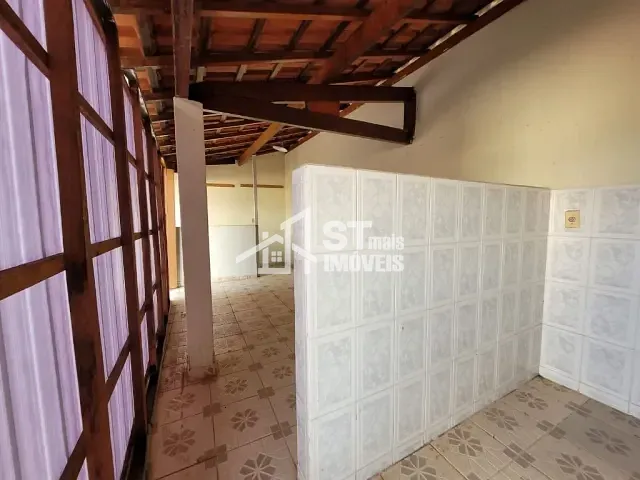 Casa com 283m² 4 quartos e 3 banheiros, para alugar, no bairro Centro em Andradas