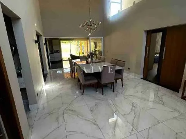 Casa 3 quartos e 5 banheiros, para alugar, no bairro Recreio em Londrina