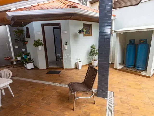 Casa com 490m² 4 quartos e 5 banheiros, à venda, no bairro Boa Vista em Curitiba
