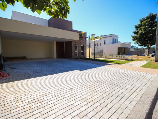 Casa com 430m² 3 quartos e 4 banheiros, à venda, no bairro Condomínio Residencial Fazenda Santa Helena em Bragança Paulista