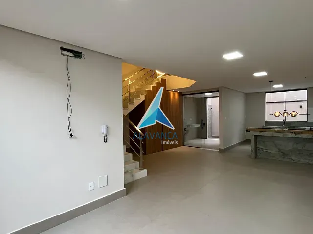 Casa com 162m² 3 quartos e 3 banheiros, para alugar, no bairro Centro em Governador Valadares