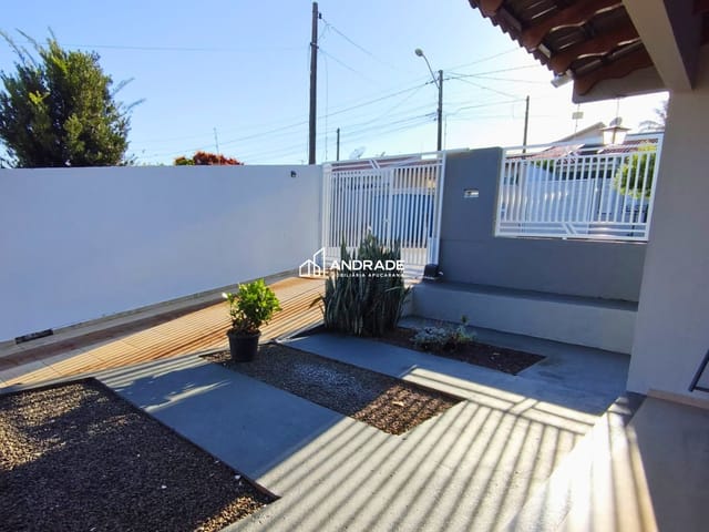 Casa com 275m² 2 quartos e 1 banheiro, à venda, no bairro Residencial Interlagos em Apucarana