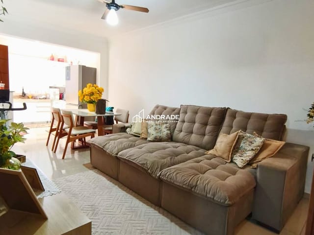 Casa com 275m² 2 quartos e 1 banheiro, à venda, no bairro Residencial Interlagos em Apucarana