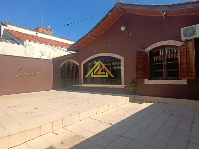 Casa com 350m² 3 quartos e 3 banheiros, à venda, no bairro Santa Teresinha em São Paulo