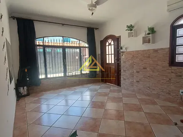 Casa com 350m² 3 quartos e 3 banheiros, à venda, no bairro Santa Teresinha em São Paulo