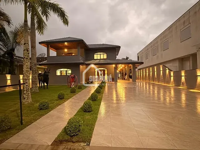 Casa 6 quartos e 6 banheiros, à venda ou para alugar, no bairro Tabatinga em Caraguatatuba