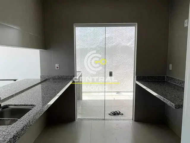 Casa 3 quartos e 3 banheiros, à venda, no bairro Jardim Atlântico Oeste (Itaipuaçu) em Maricá