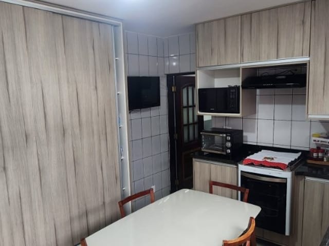 Casa com 200m² 4 quartos e 3 banheiros, à venda, no bairro Vila Nova Cintra em Mogi das Cruzes