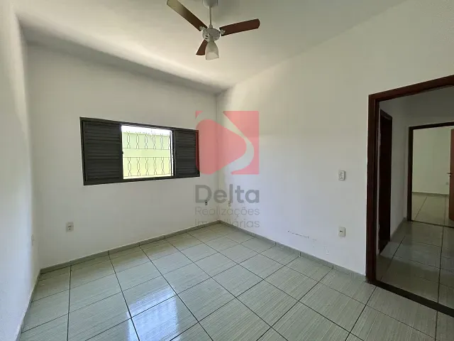 Casa 2 quartos e 1 banheiro, à venda, no bairro Jardim Veneza em Pirassununga