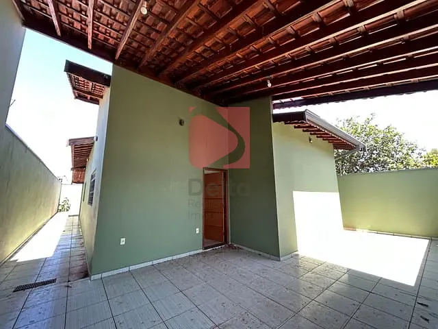 Casa 2 quartos e 1 banheiro, à venda, no bairro Jardim Veneza em Pirassununga