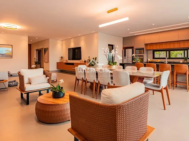 Casa com 502m² 3 quartos e 3 banheiros, à venda, no bairro Granja Viana em Cotia