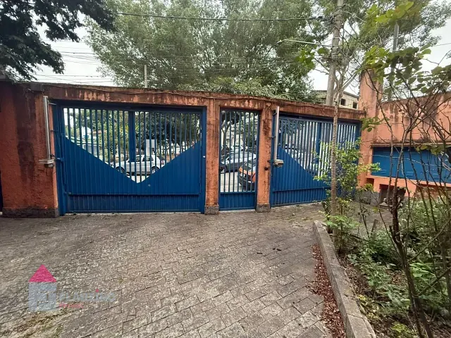 Casa com 400m², para alugar, no bairro Jardim Iracema em São Paulo