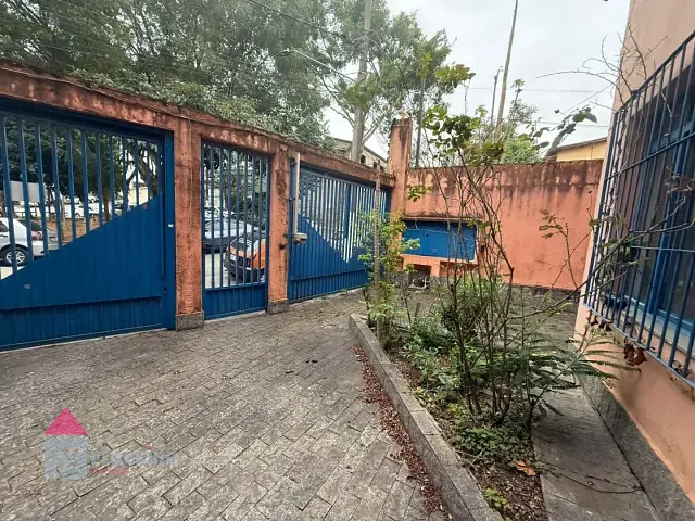 Casa com 400m², para alugar, no bairro Jardim Iracema em São Paulo