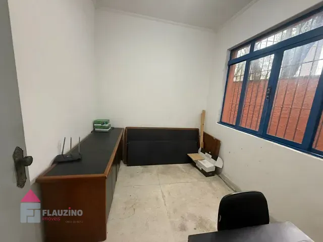 Casa com 400m², para alugar, no bairro Jardim Iracema em São Paulo