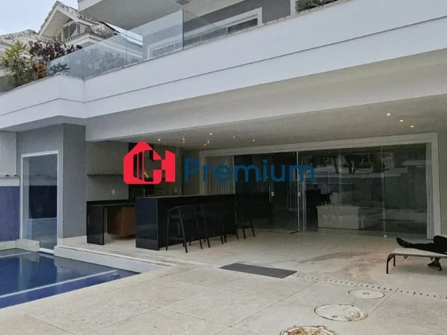 Casa com 364m² 4 quartos e 7 banheiros, à venda, no bairro Barra da Tijuca em Rio de Janeiro