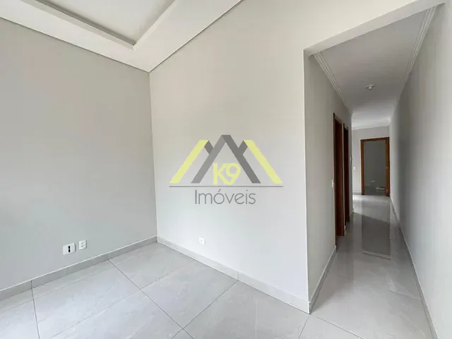 Casa 2 quartos e 1 banheiro, à venda, no bairro Sítio Cercado em Curitiba