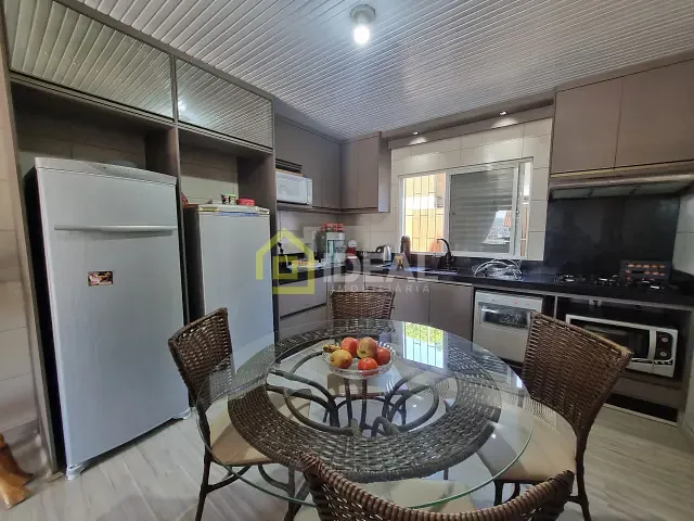 Casa 2 quartos e 3 banheiros, à venda, no bairro Gruta em Concórdia