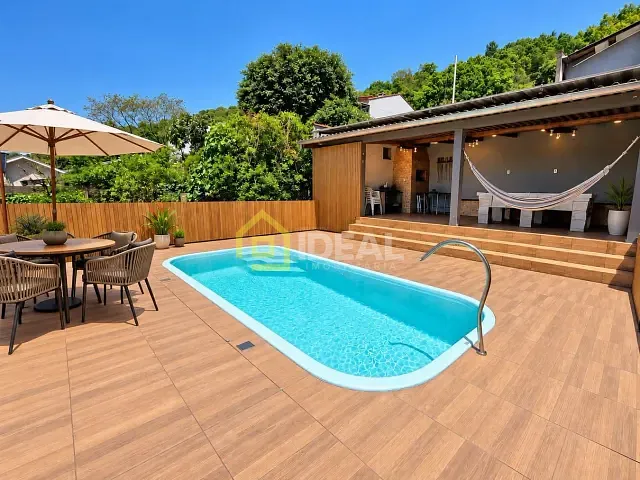 Casa 2 quartos e 3 banheiros, à venda, no bairro Gruta em Concórdia