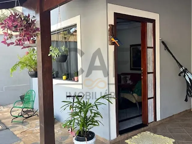 Casa com 250m² 2 quartos e 3 banheiros, à venda, no bairro Jardim Europa em Jaguariúna
