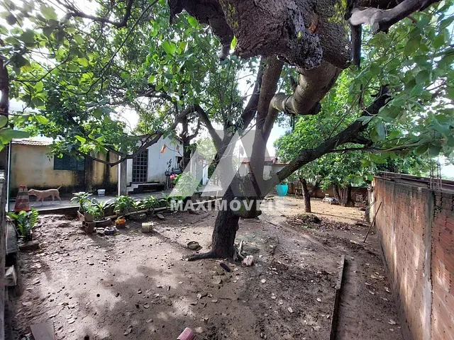 Terreno com 400m², à venda, no bairro Bela Vista em Araçuaí
