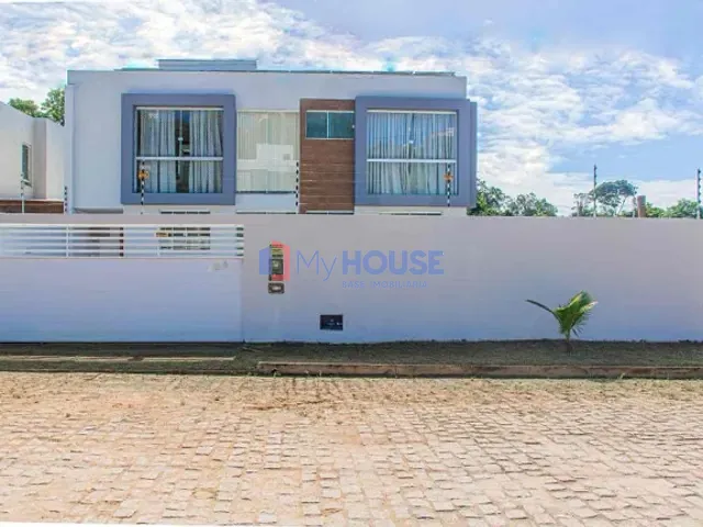 Casa 3 quartos e 4 banheiros, à venda, no bairro São Francisco em Ilhéus